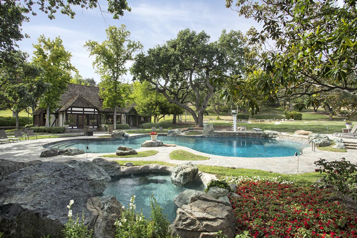 homeadverts-michael-jackson-blog-sotehbys-13.jpg homeadverts-michael-jackson-blog-sotehbys-13.jpg